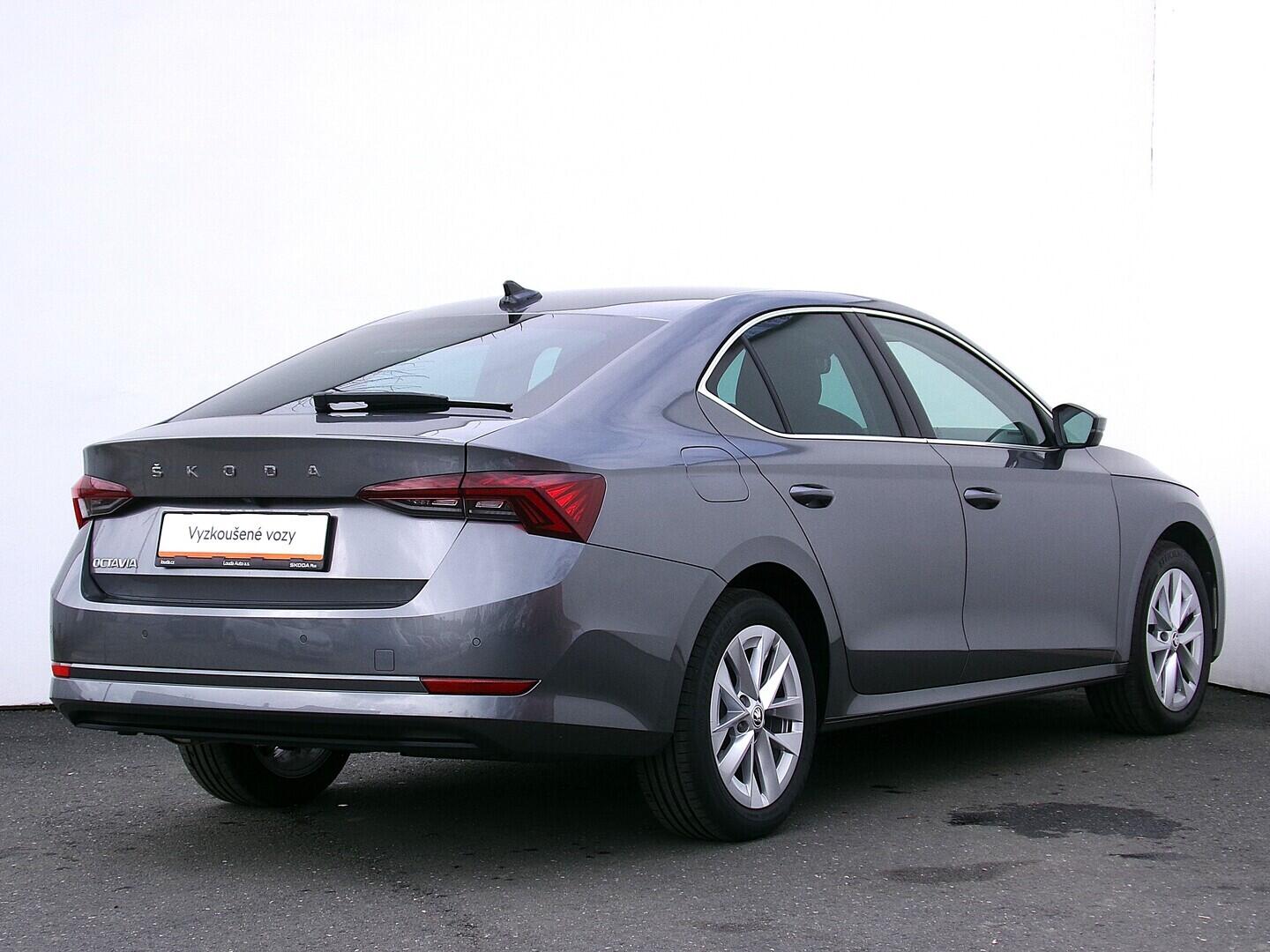 O419V08196_11.webp_OCTAVIA Style 1.5 TSI 110 kW manuál, DPH