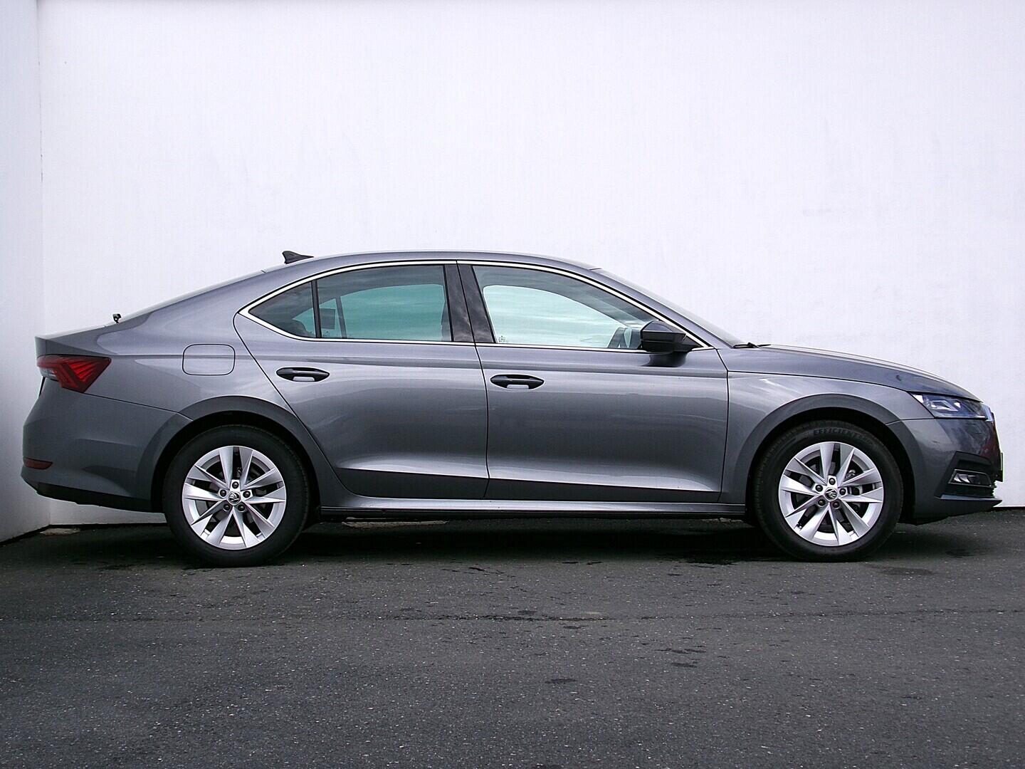 O419V08196_16.webp_OCTAVIA Style 1.5 TSI 110 kW manuál, DPH