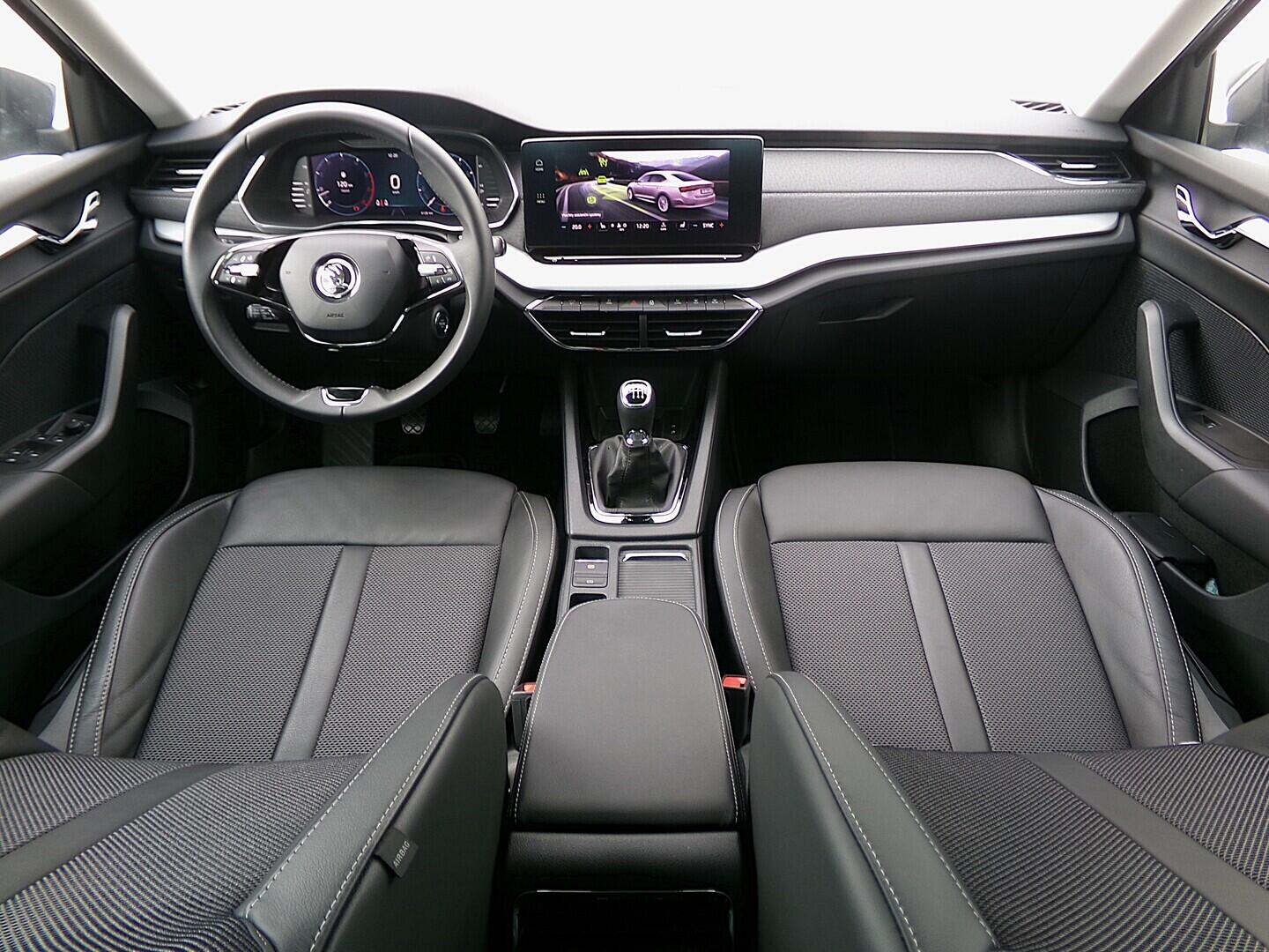 O419V08196_18.webp_OCTAVIA Style 1.5 TSI 110 kW manuál, DPH