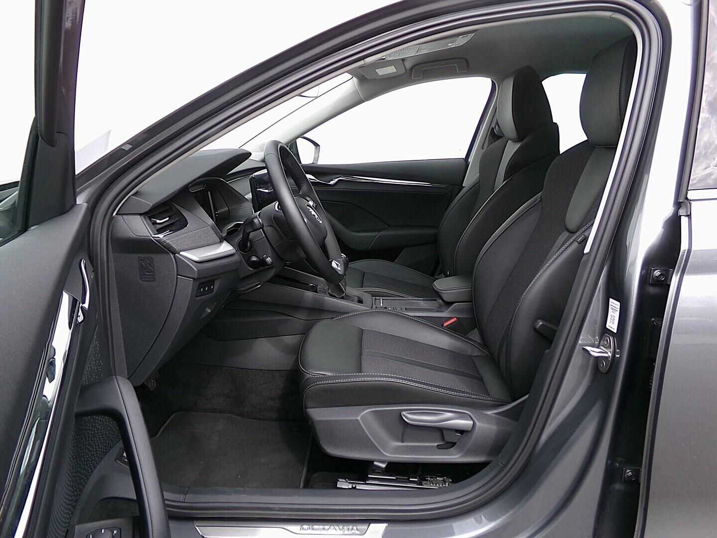 O419V08196_20.webp_OCTAVIA Style 1.5 TSI 110 kW manuál, DPH