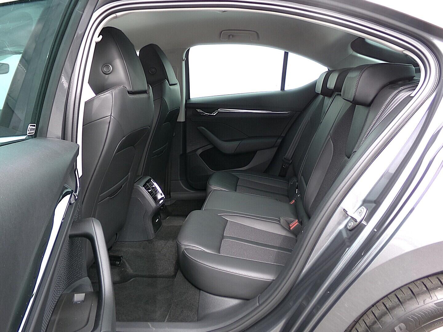 O419V08196_34.webp_OCTAVIA Style 1.5 TSI 110 kW manuál, DPH