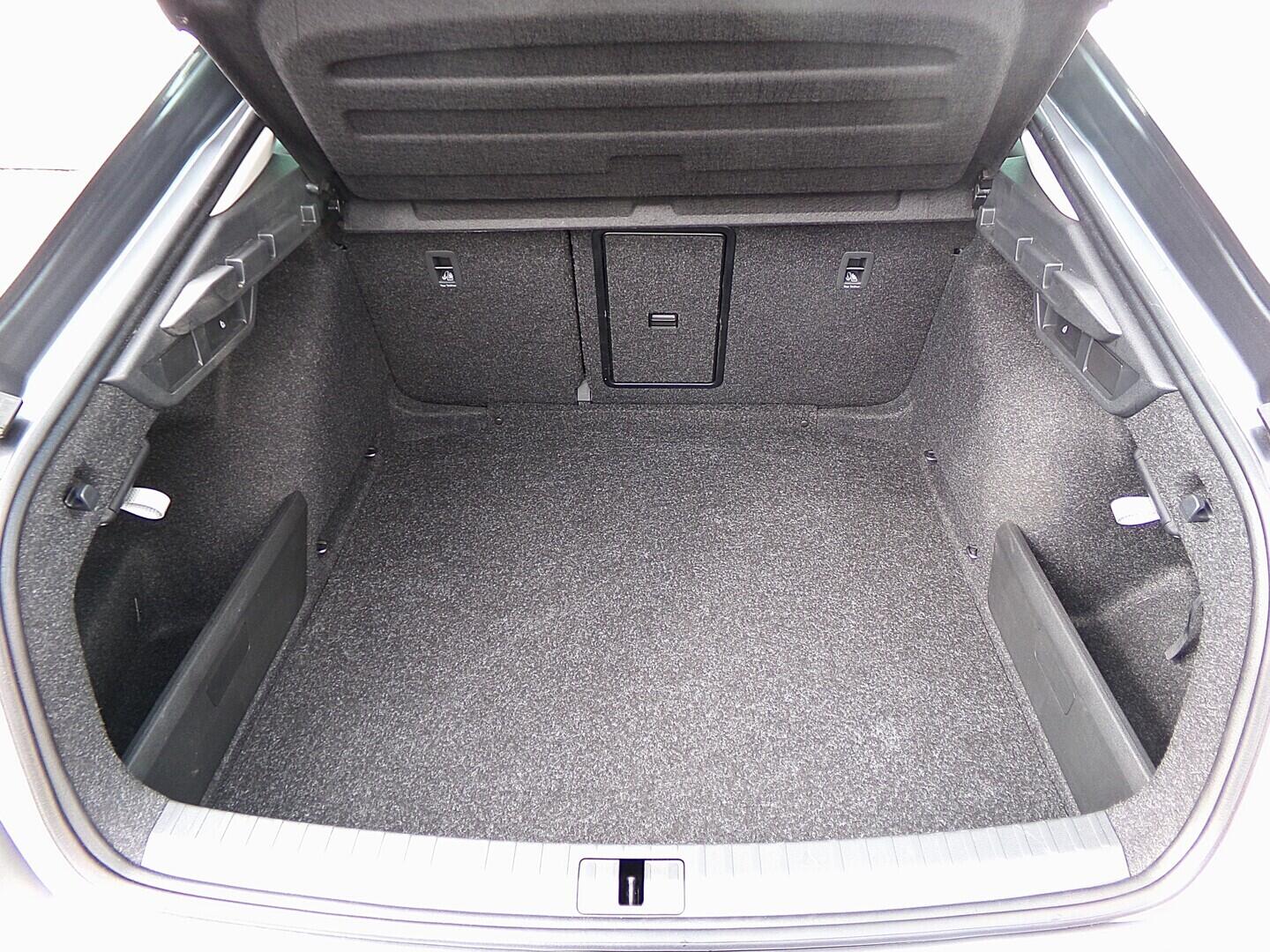 O419V08196_35.webp_OCTAVIA Style 1.5 TSI 110 kW manuál, DPH