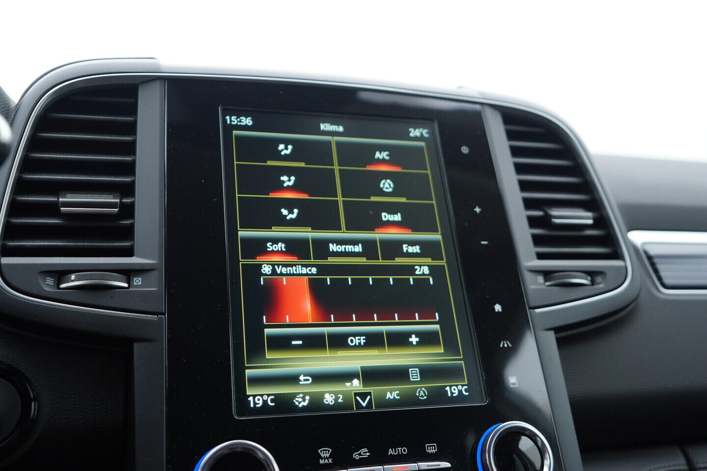 O419V08198_34.webp_KOLEOS Initiale Paris 2.0  135 kW automat, DPH