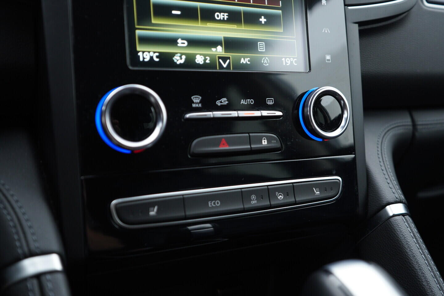 O419V08198_35.webp_KOLEOS Initiale Paris 2.0  135 kW automat, DPH