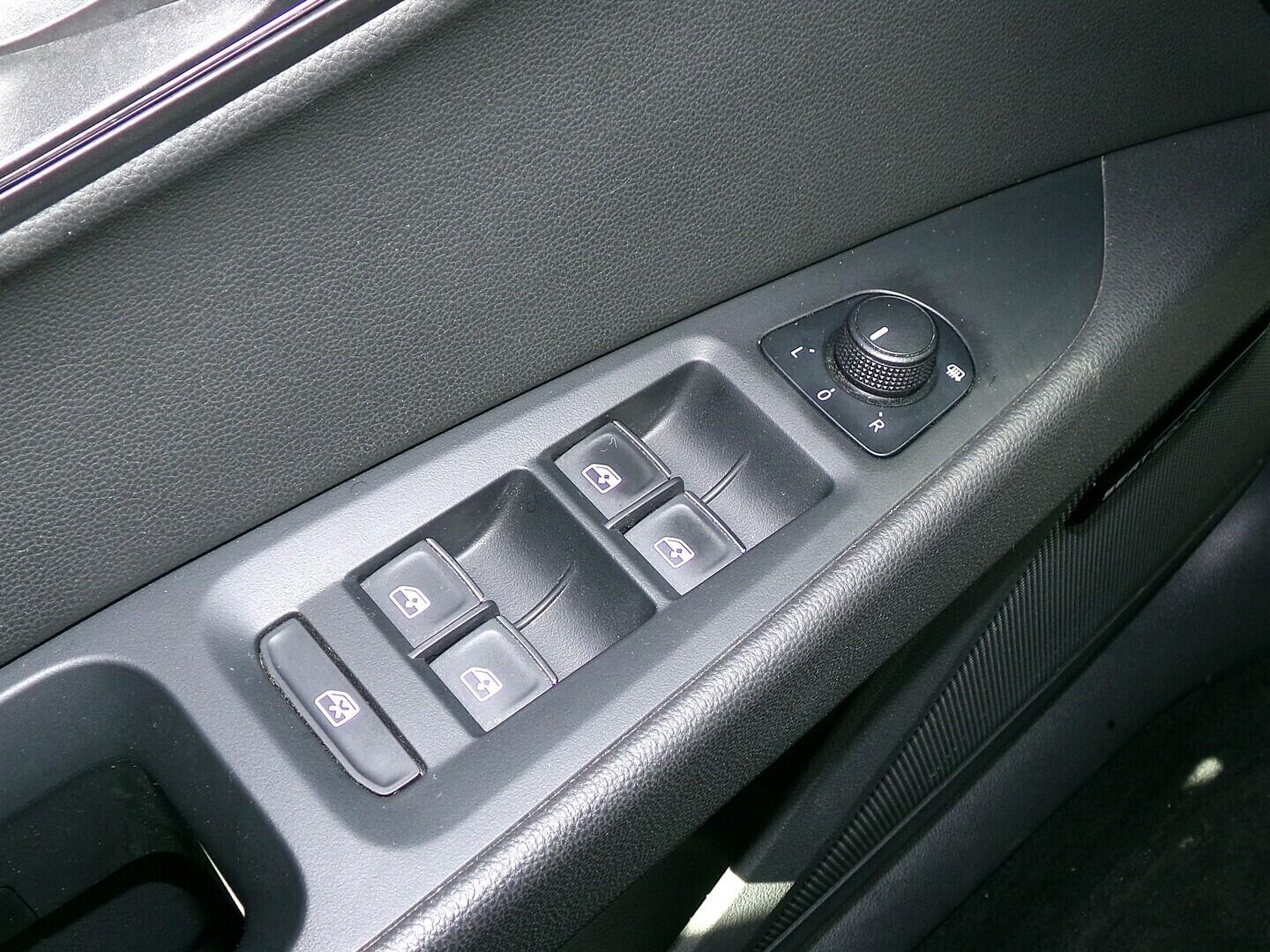 O419V08200_21.webp_LEON ST FR 2.0 TDI 135 kW automat