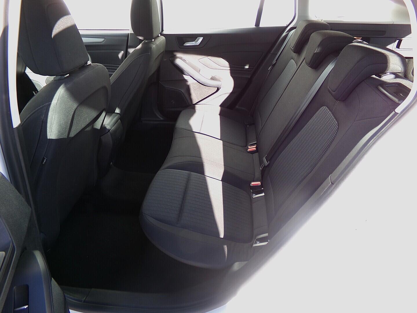 O419V08201_27.webp_FOCUS  1.5 TDI 70 kW manuál, DPH