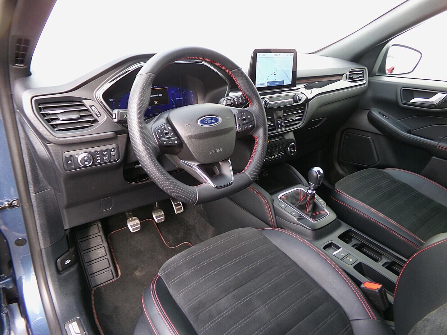 O419V08205_19.webp_KUGA ST-Line 2.0 TDI 110 kW manuál, DPH