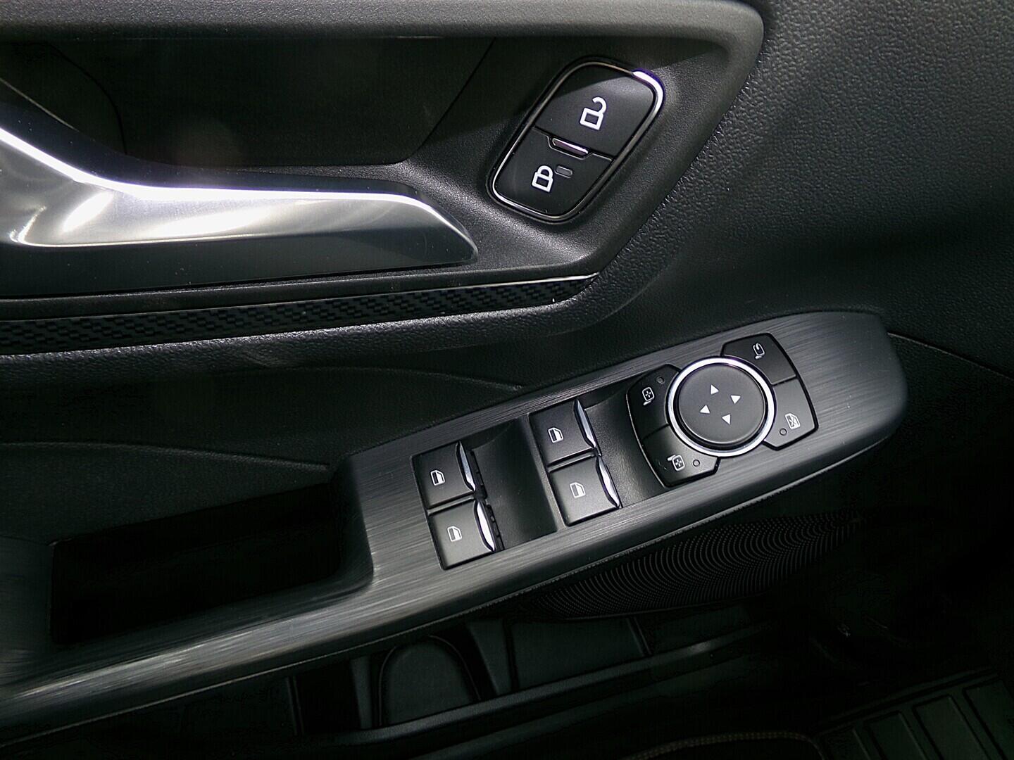 O419V08205_21.webp_KUGA ST-Line 2.0 TDI 110 kW manuál, DPH