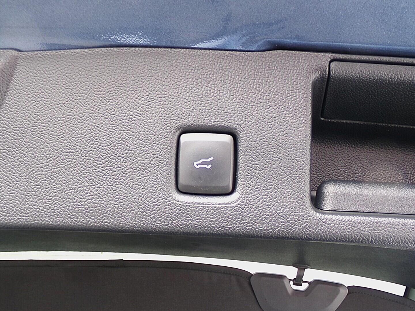 O419V08205_35.webp_KUGA ST-Line 2.0 TDI 110 kW manuál, DPH