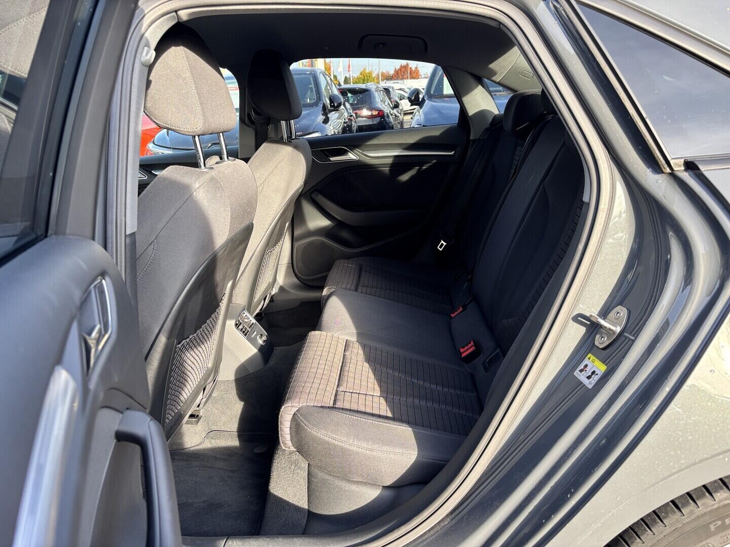 O419V08208_38.webp_A3  1.6 TDI 85 kW manuál, DPH