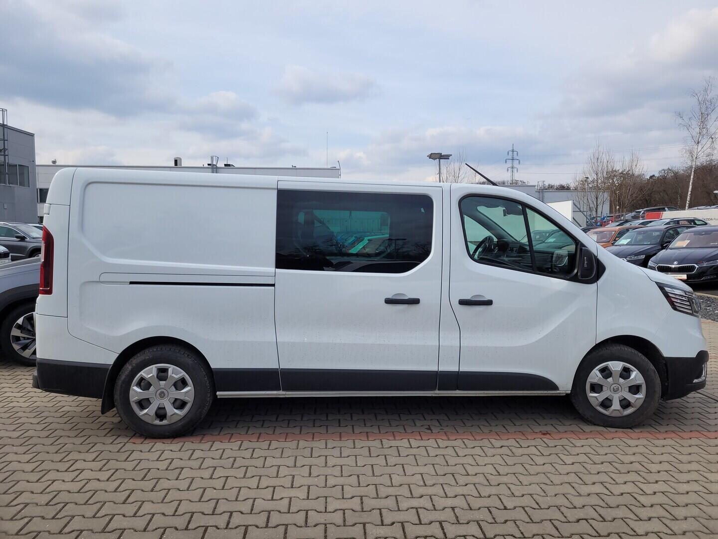 O419V08210_12.webp_TRAFIC L2H1P2 Extra dvoukabina 2.0 dCi 110 kW manuál