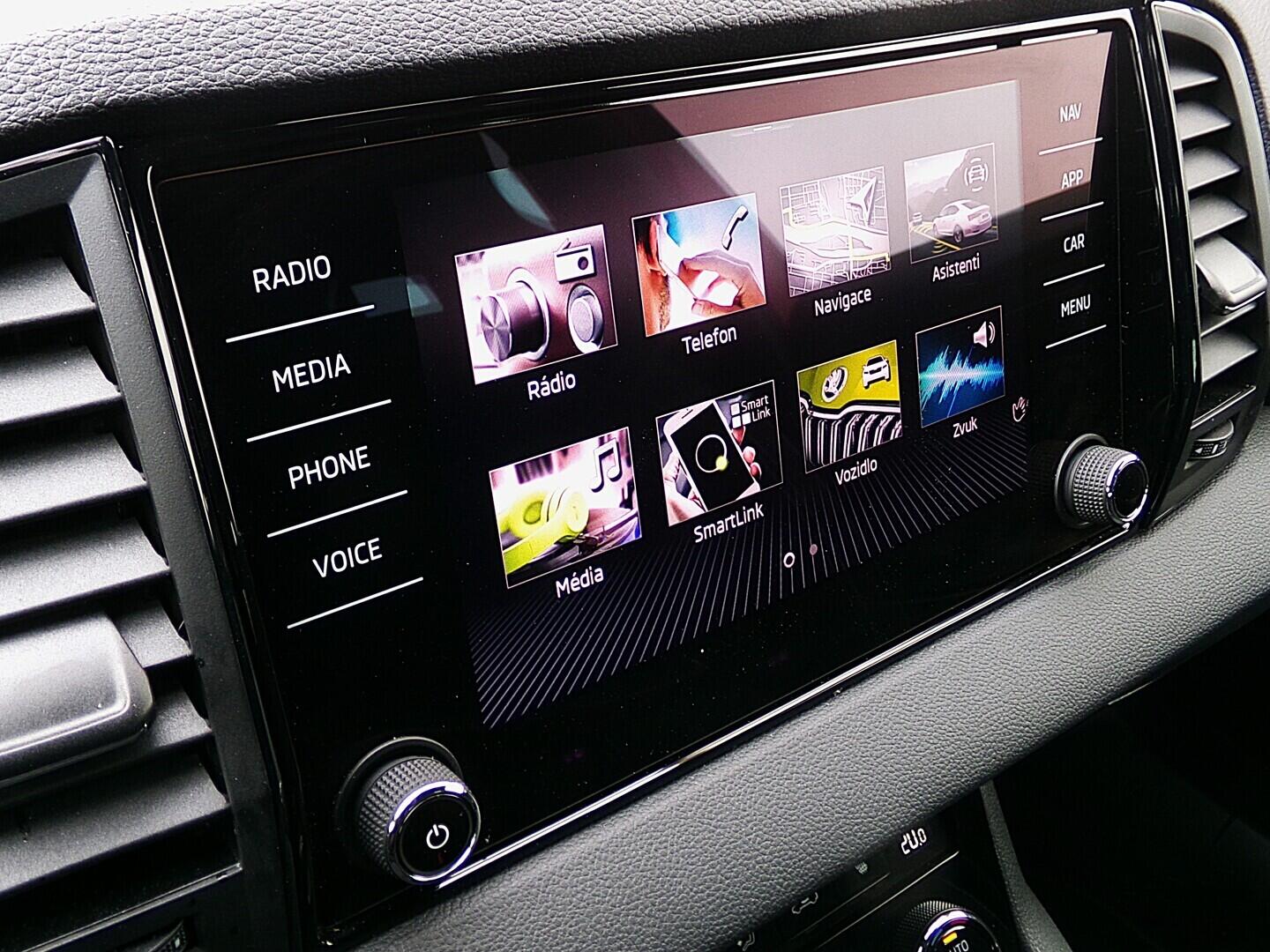 O419V08214_25.webp_KAROQ  1.5 TSI 110 kW automat, DPH