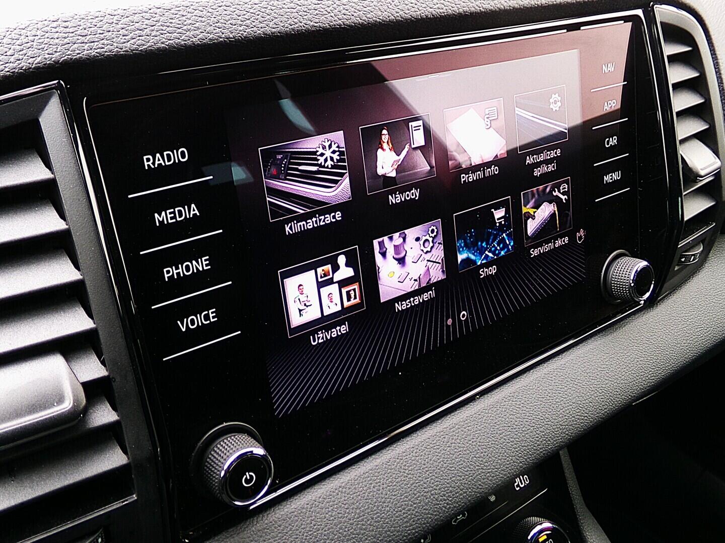 O419V08214_26.webp_KAROQ  1.5 TSI 110 kW automat, DPH