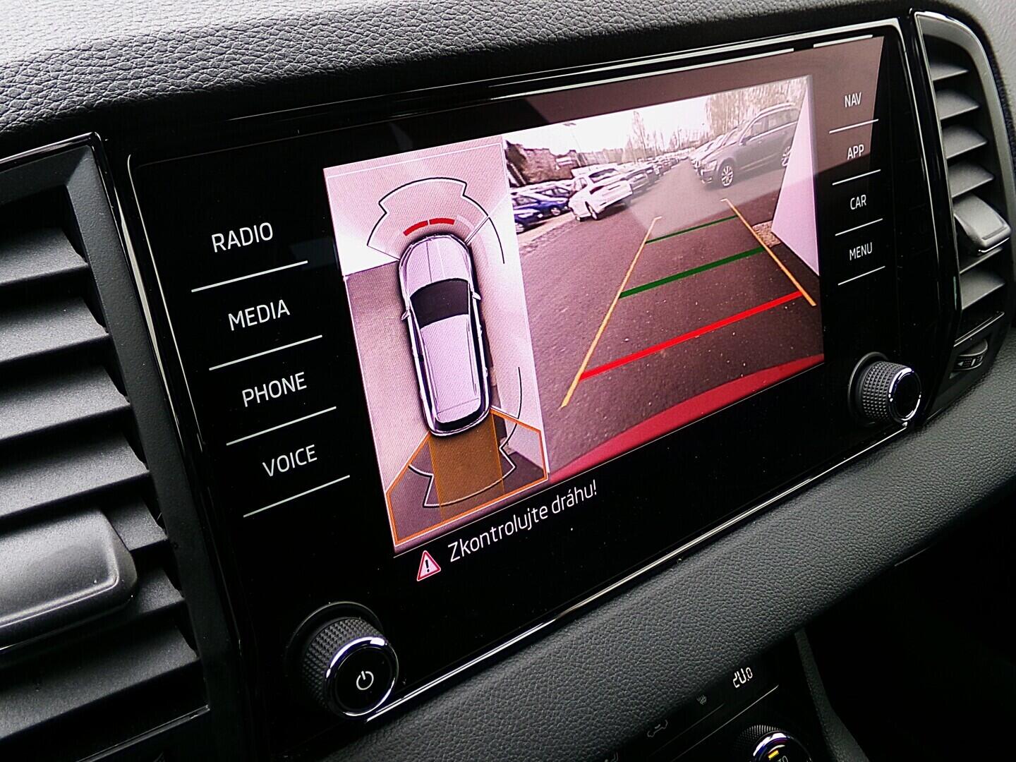 O419V08214_30.webp_KAROQ  1.5 TSI 110 kW automat, DPH