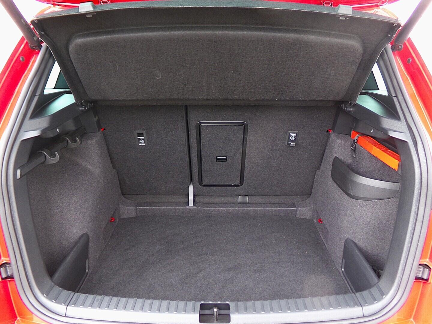 O419V08214_36.webp_KAROQ  1.5 TSI 110 kW automat, DPH