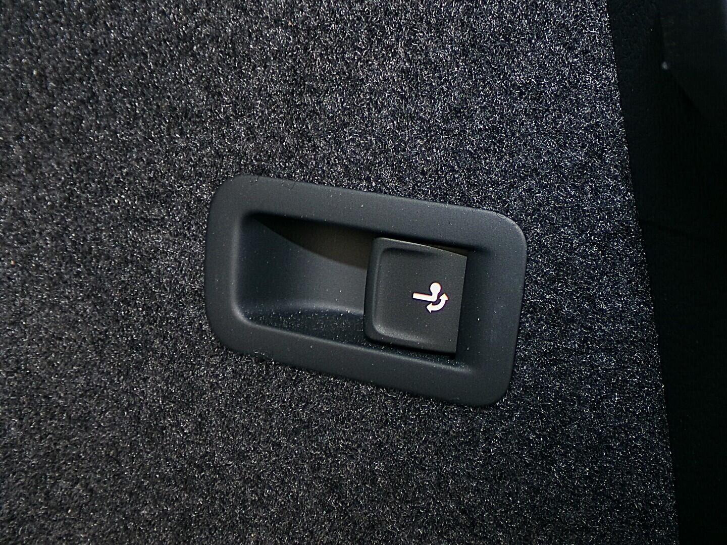 O419V08214_39.webp_KAROQ  1.5 TSI 110 kW automat, DPH