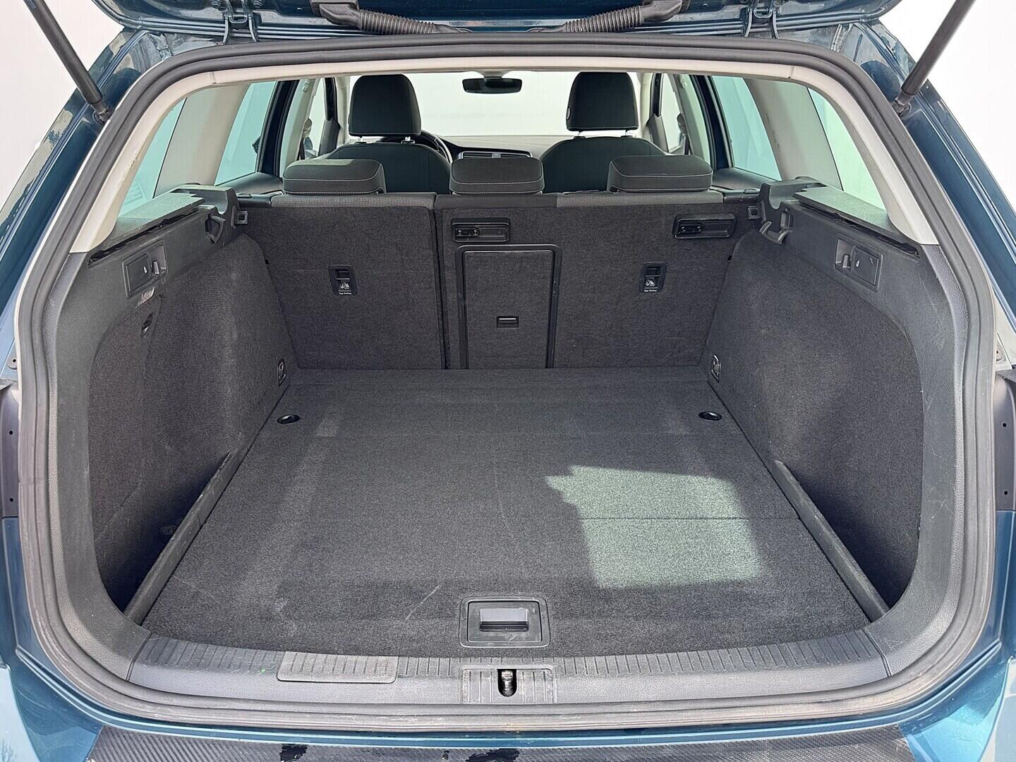O419V08219_32.webp_GOLF VARIANT Comfortline 4Motion 2.0 TDI 110 kW automat