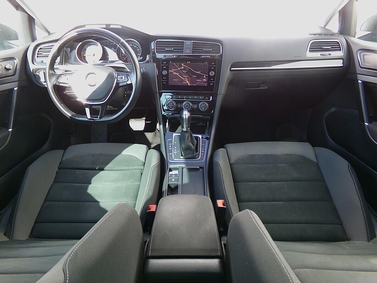 O419V08222_18.webp_GOLF VARIANT Highline 2.0 TDI 110 kW automat