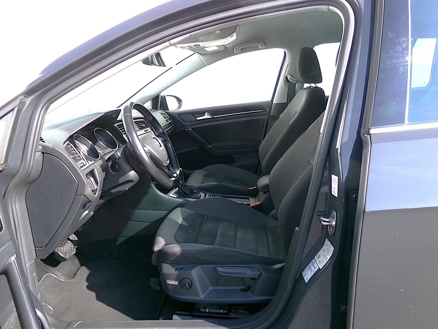 O419V08222_20.webp_GOLF VARIANT Highline 2.0 TDI 110 kW automat