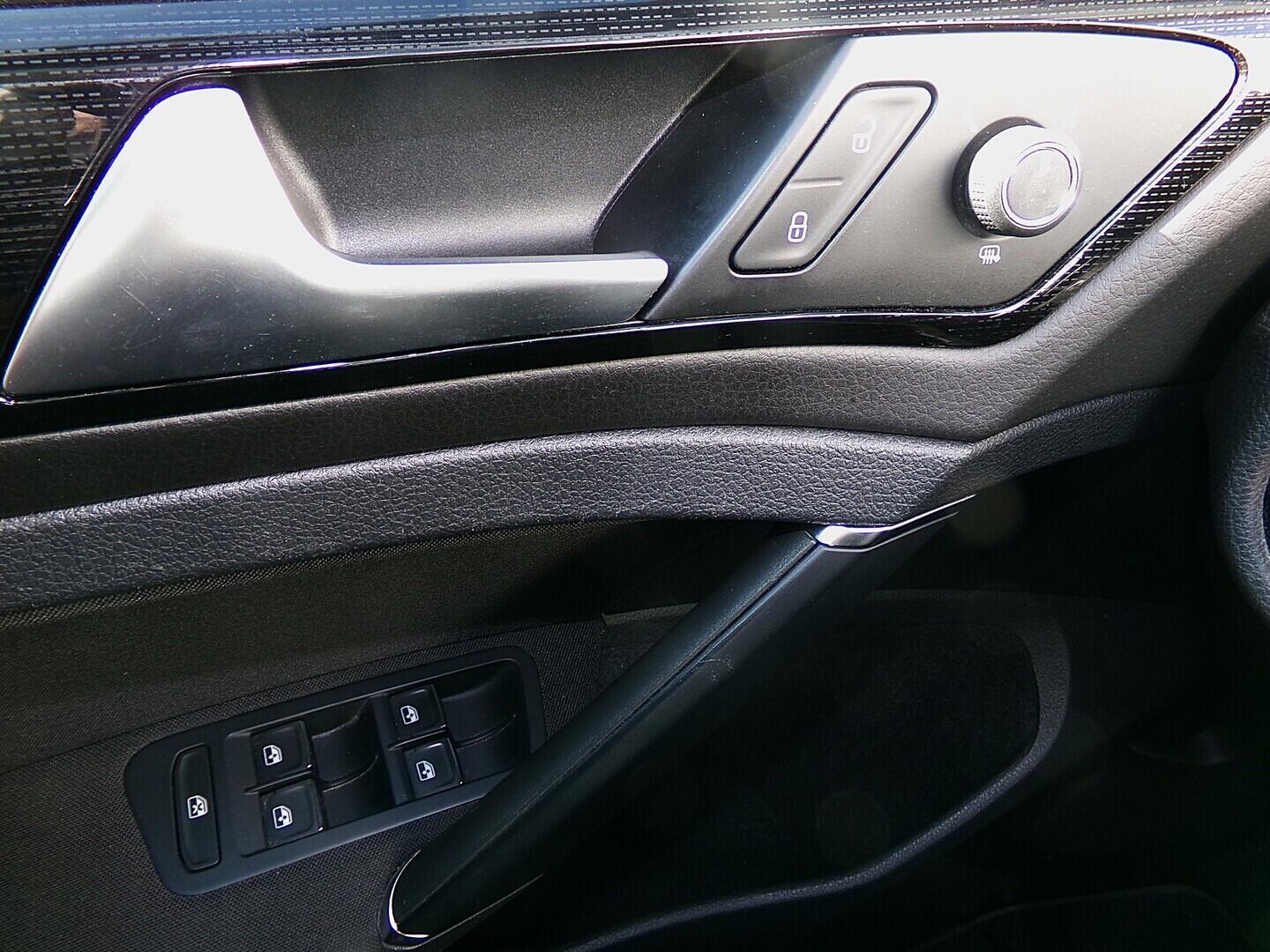 O419V08222_21.webp_GOLF VARIANT Highline 2.0 TDI 110 kW automat