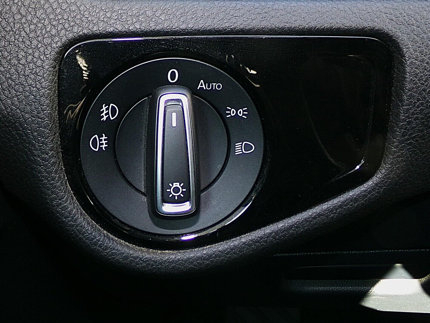 O419V08222_22.webp_GOLF VARIANT Highline 2.0 TDI 110 kW automat