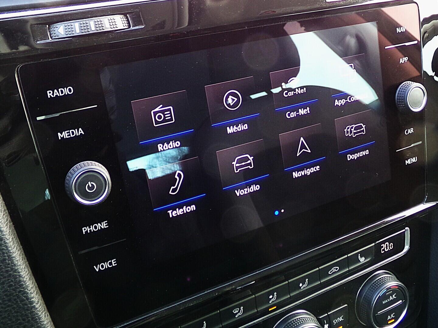 O419V08222_25.webp_GOLF VARIANT Highline 2.0 TDI 110 kW automat