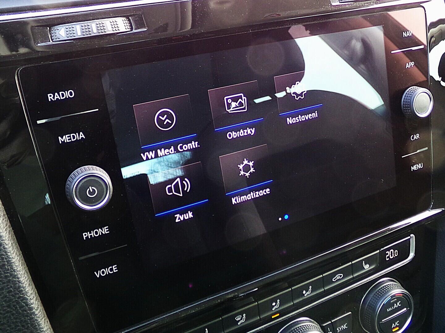 O419V08222_26.webp_GOLF VARIANT Highline 2.0 TDI 110 kW automat