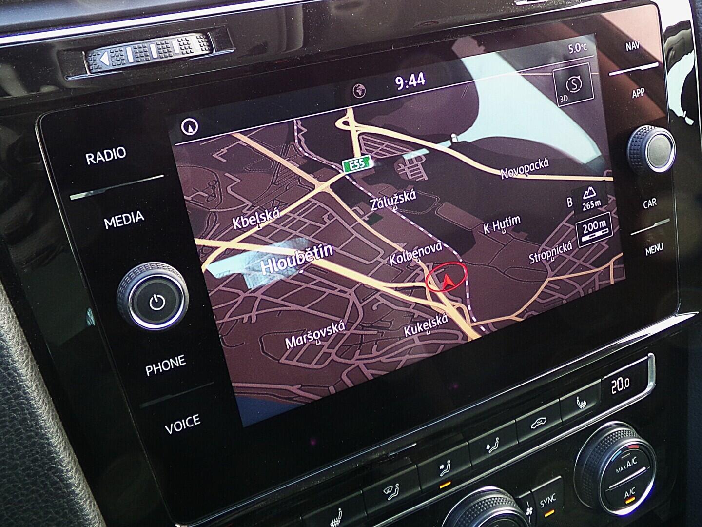 O419V08222_27.webp_GOLF VARIANT Highline 2.0 TDI 110 kW automat