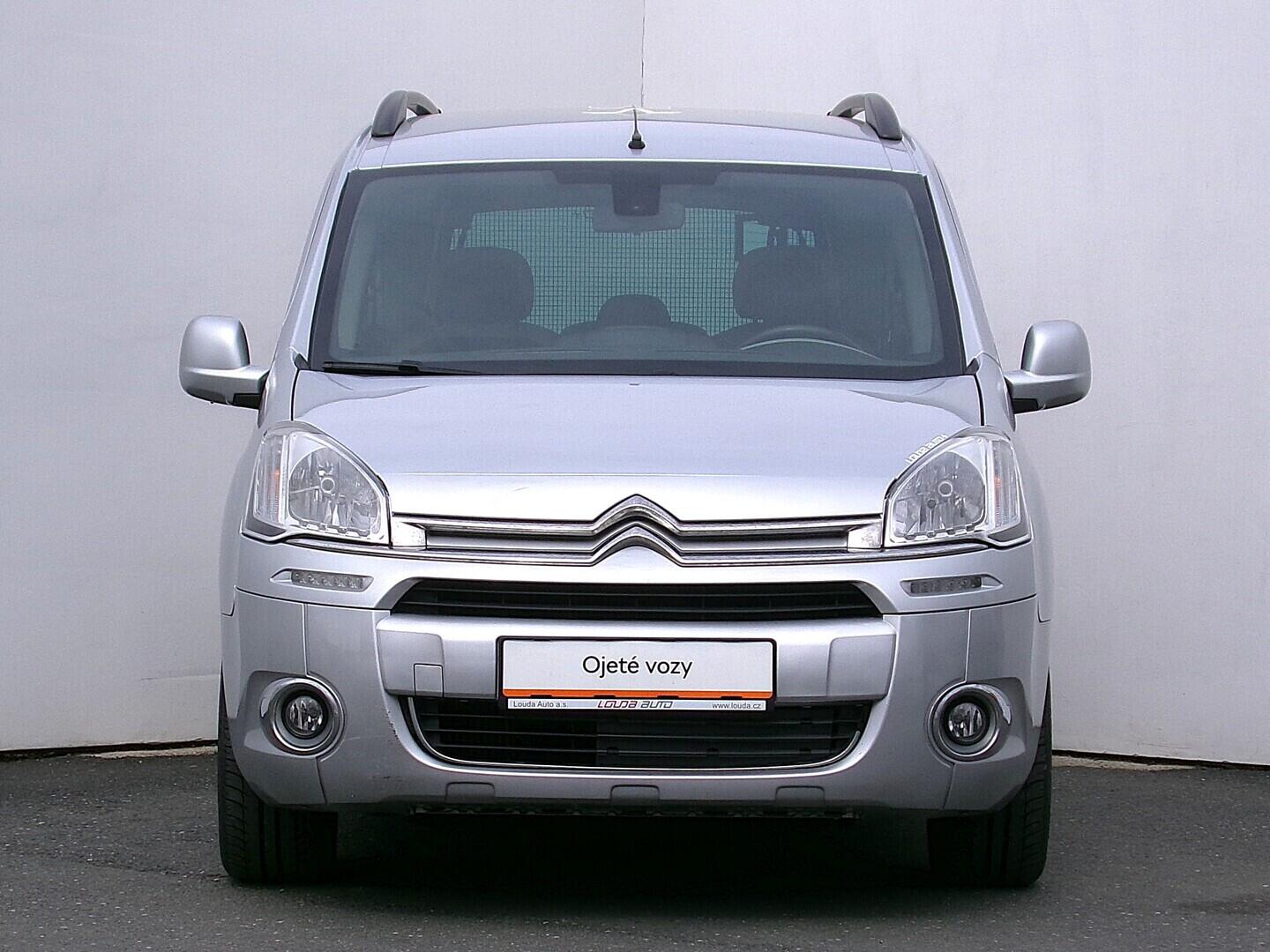 O419V08225_13.webp_BERLINGO Exclusive 1.6 HDI 84 kW manuál