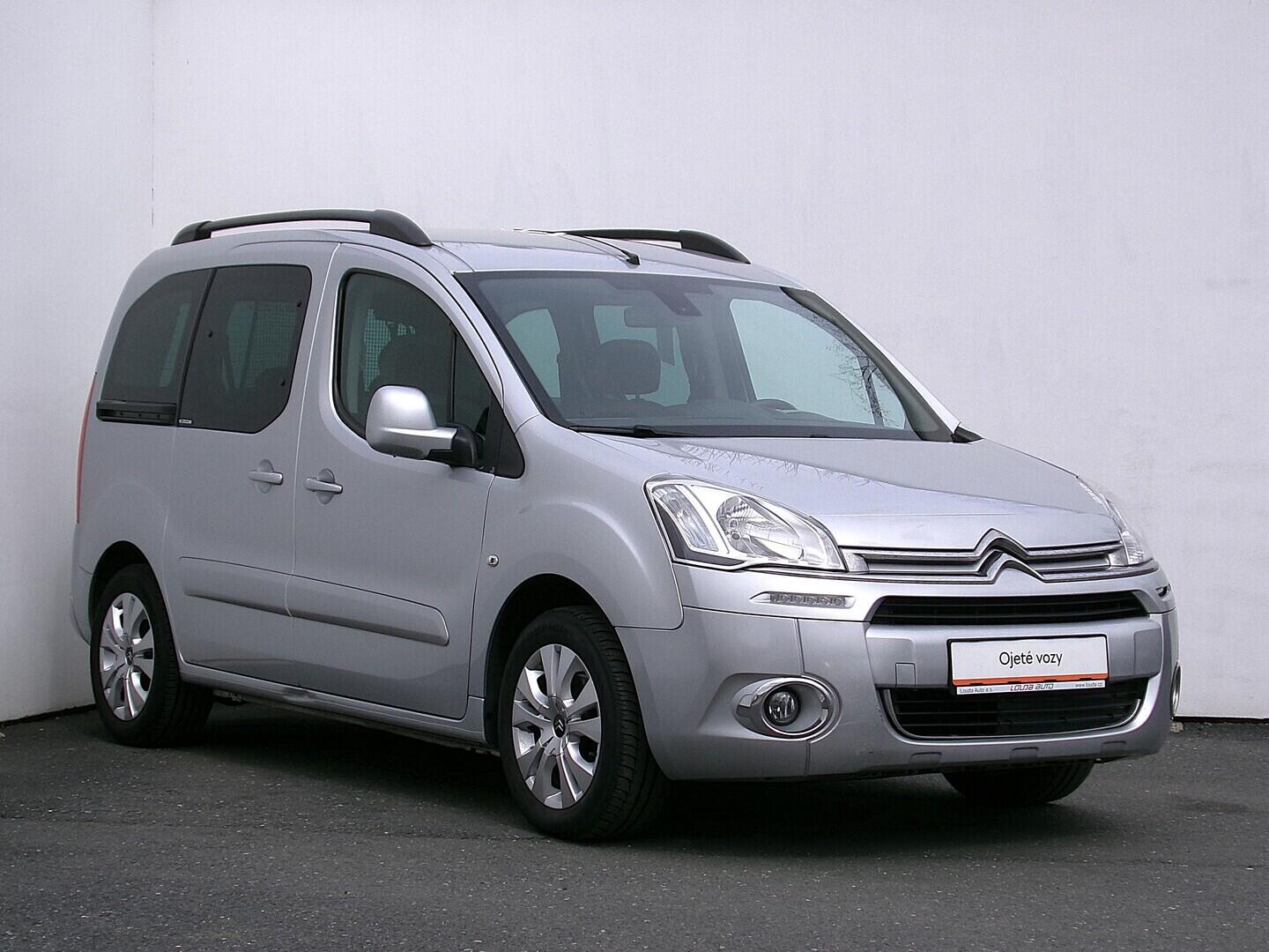 O419V08225_14.webp_BERLINGO Exclusive 1.6 HDI 84 kW manuál