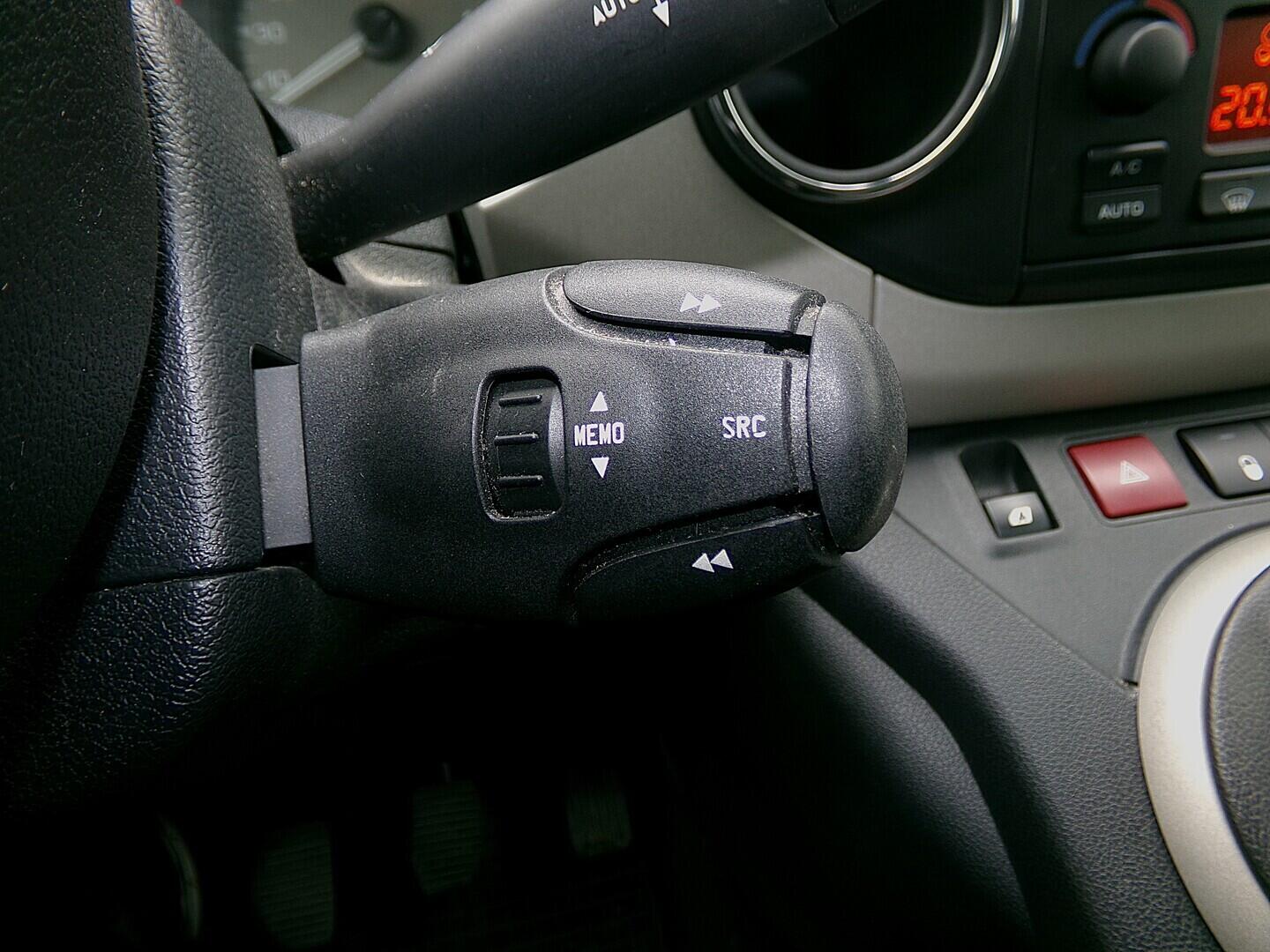 O419V08225_23.webp_BERLINGO Exclusive 1.6 HDI 84 kW manuál