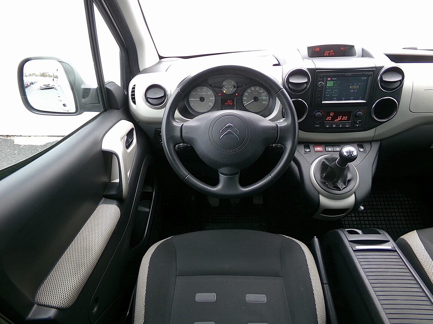 O419V08225_26.webp_BERLINGO Exclusive 1.6 HDI 84 kW manuál