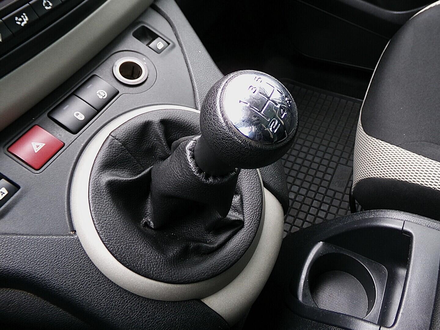 O419V08225_30.webp_BERLINGO Exclusive 1.6 HDI 84 kW manuál