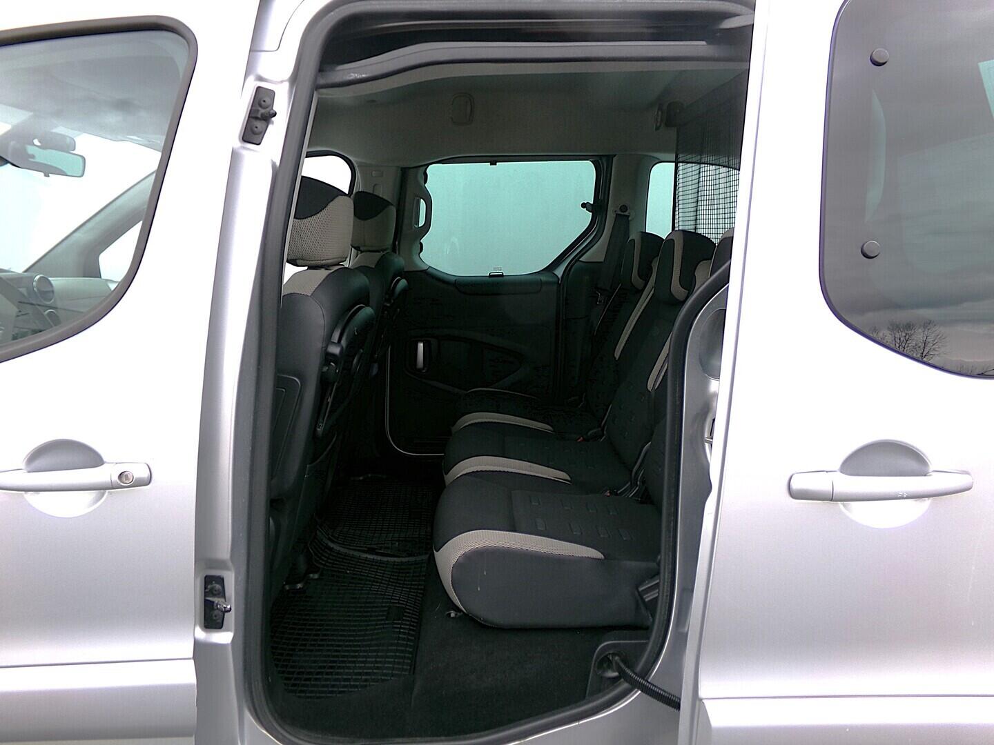 O419V08225_31.webp_BERLINGO Exclusive 1.6 HDI 84 kW manuál