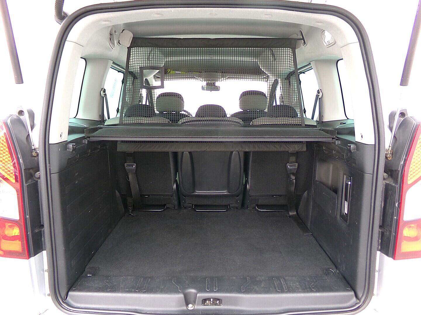 O419V08225_32.webp_BERLINGO Exclusive 1.6 HDI 84 kW manuál