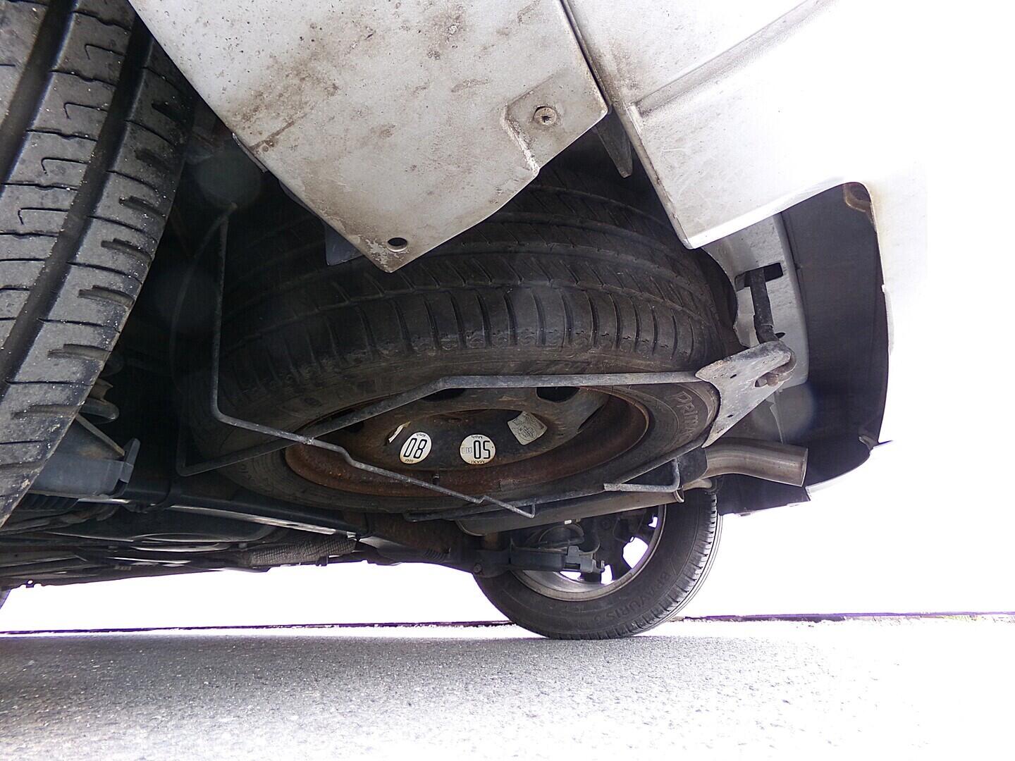 O419V08225_33.webp_BERLINGO Exclusive 1.6 HDI 84 kW manuál