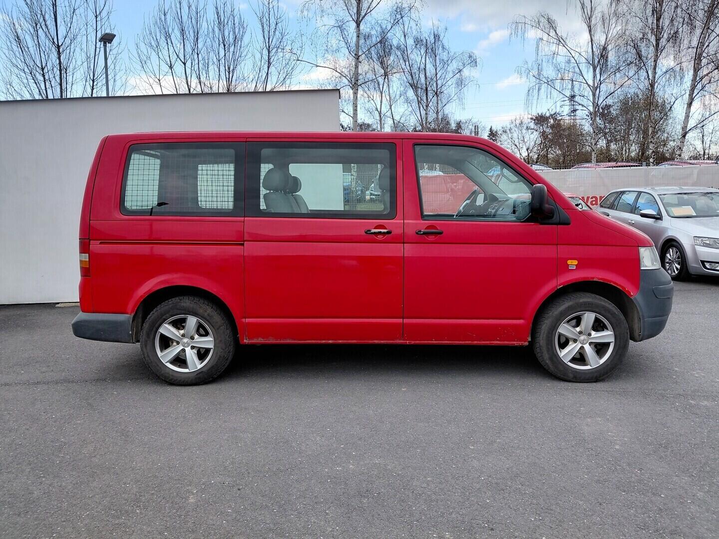 O419V08226_12.webp_TRANSPORTER KOMBI  2.5 TDI 96 kW manuál