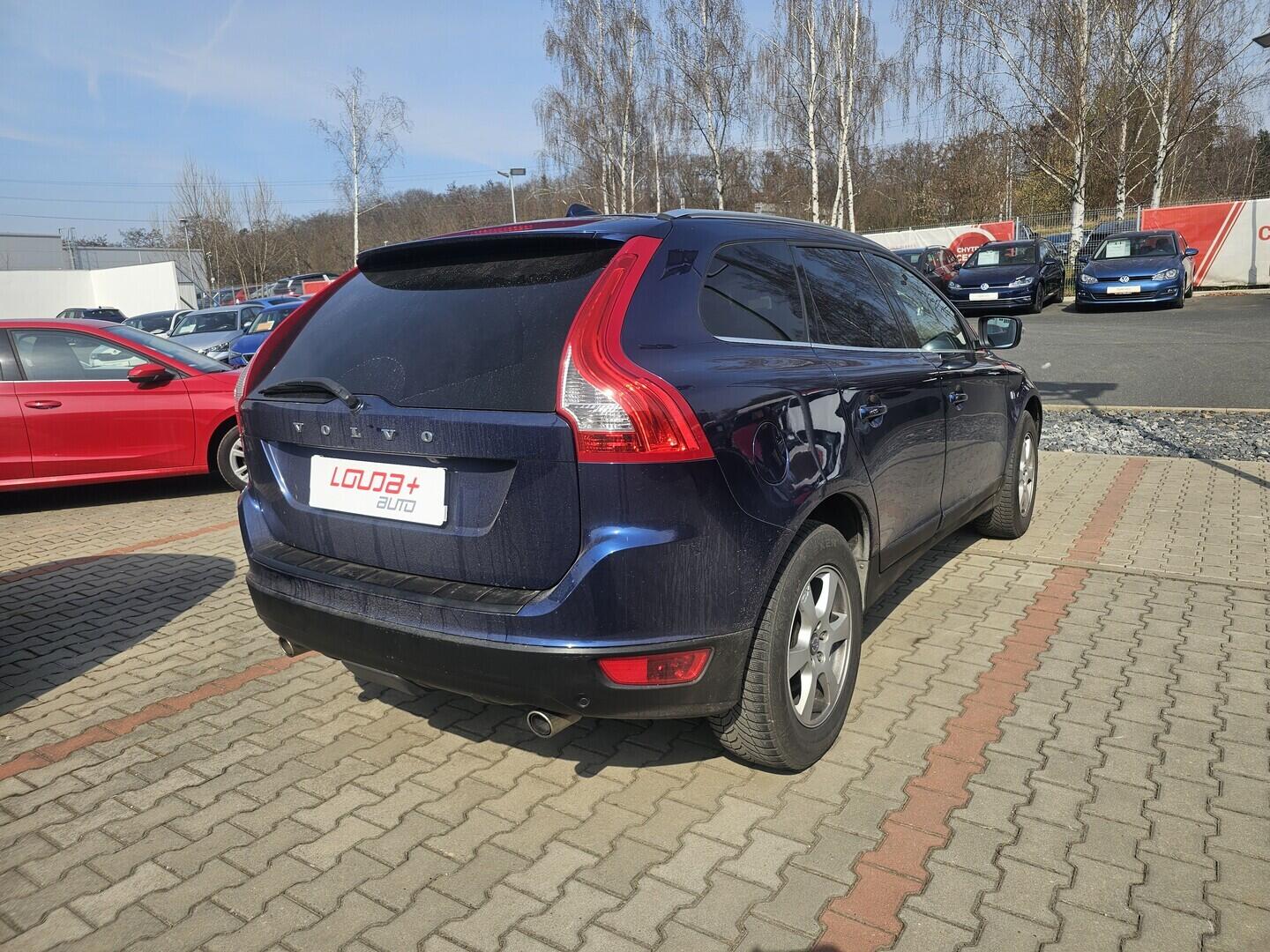 O419V08227_11.webp_XC60 Ocean Race  2.4 D5 158 kW automat