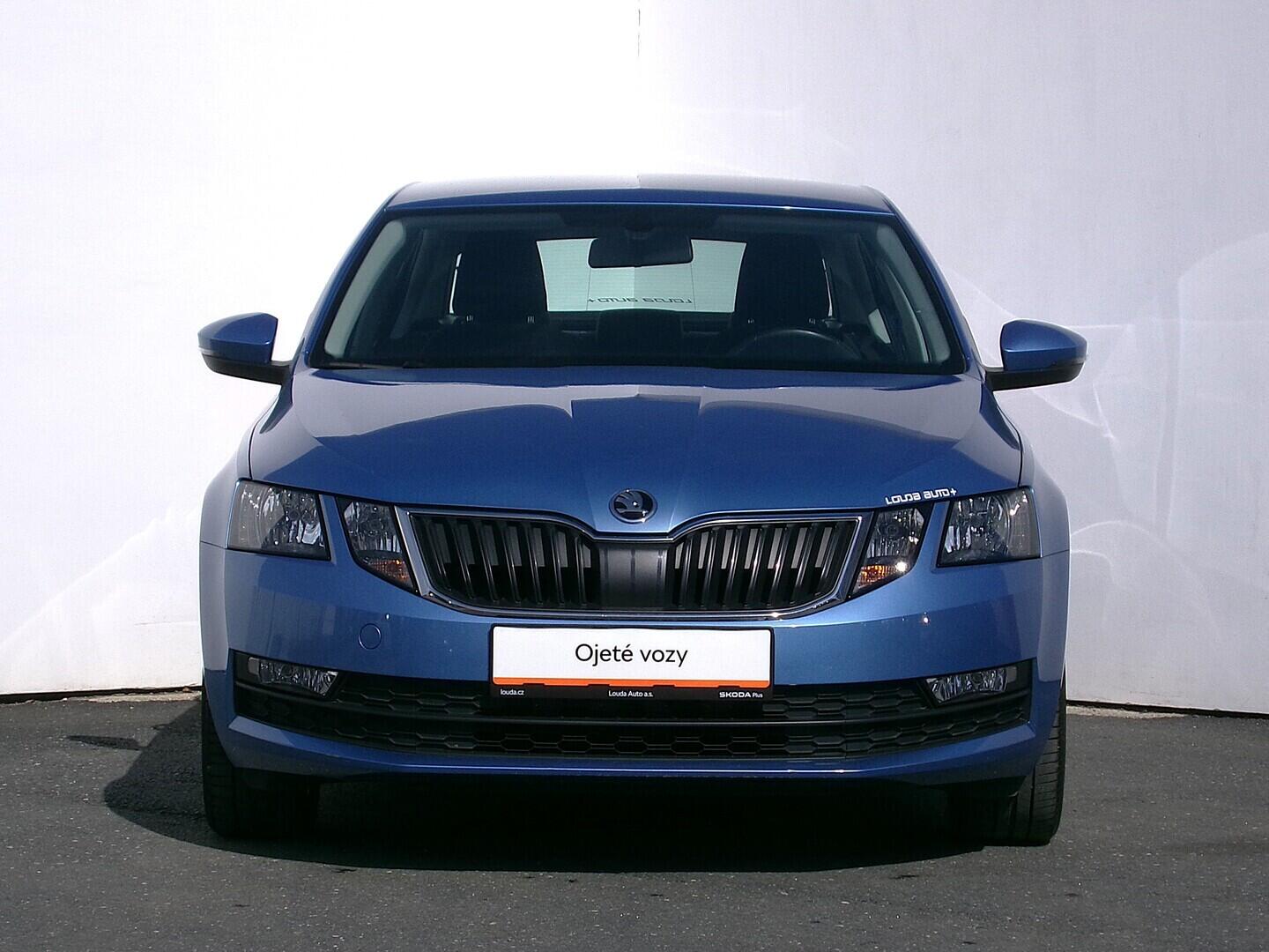 O419V08228_13.webp_OCTAVIA Ambition 1.6 TDI 85 kW manuál