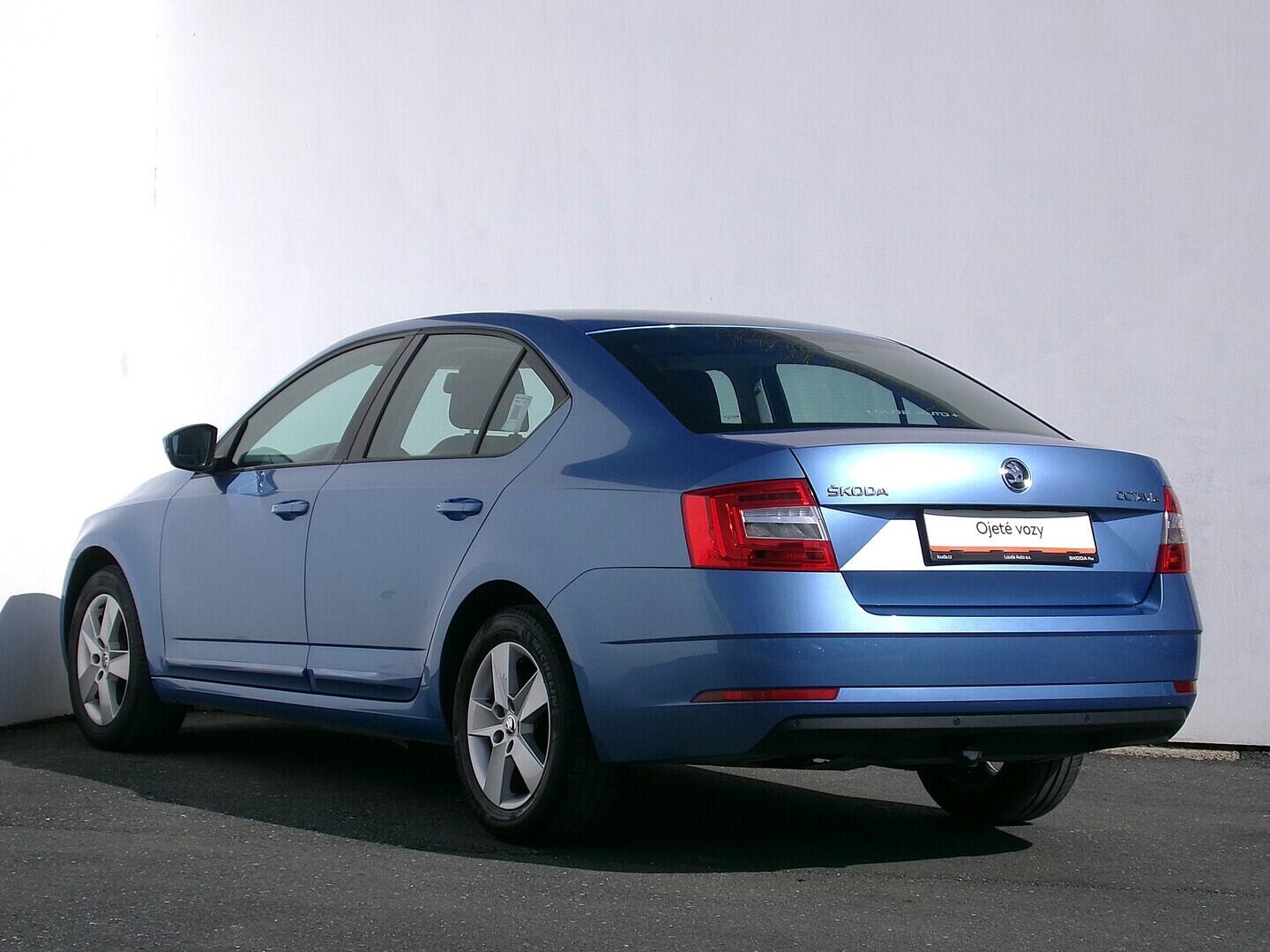 O419V08228_15.webp_OCTAVIA Ambition 1.6 TDI 85 kW manuál