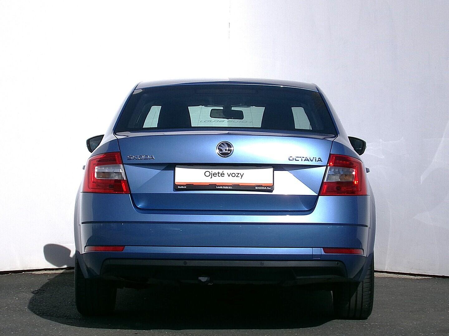 O419V08228_17.webp_OCTAVIA Ambition 1.6 TDI 85 kW manuál