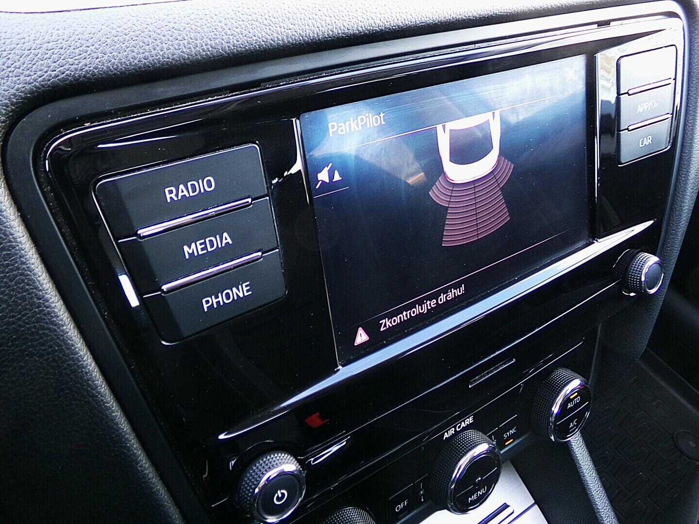 O419V08228_26.webp_OCTAVIA Ambition 1.6 TDI 85 kW manuál