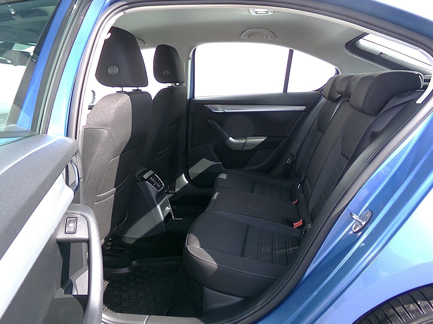 O419V08228_29.webp_OCTAVIA Ambition 1.6 TDI 85 kW manuál