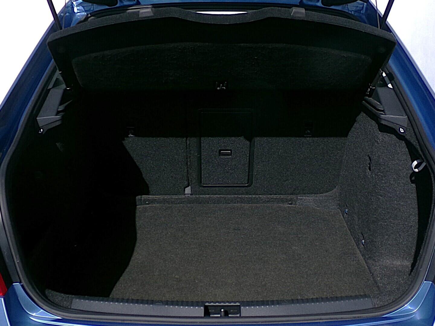 O419V08228_30.webp_OCTAVIA Ambition 1.6 TDI 85 kW manuál