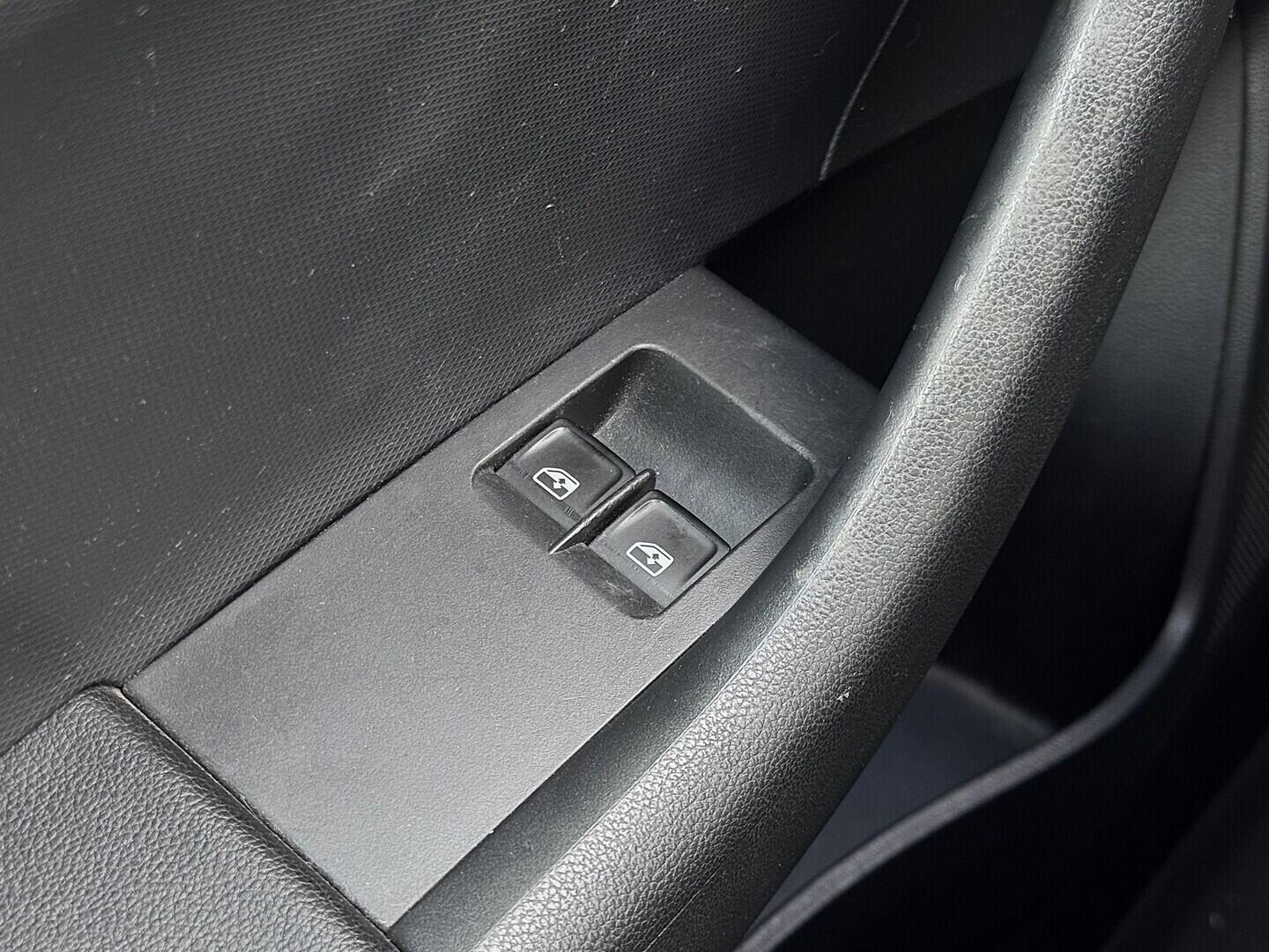 O419V08230_21.webp_RAPID Ambition 1.4 TDI 66 kW manuál, DPH