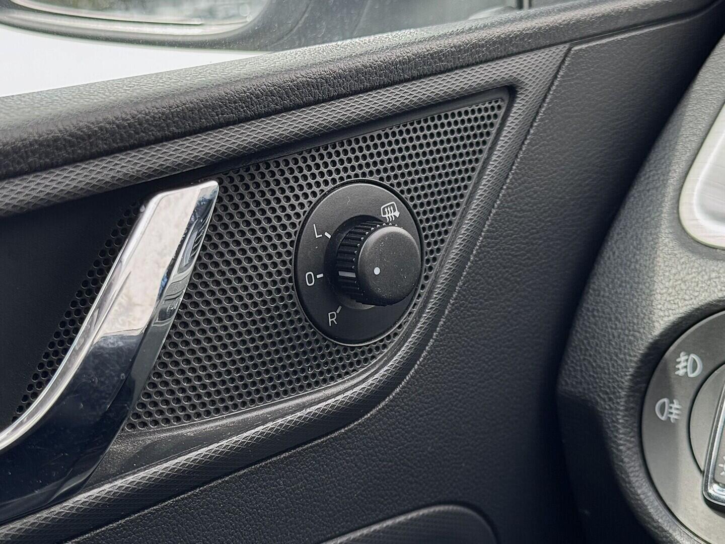 O419V08230_22.webp_RAPID Ambition 1.4 TDI 66 kW manuál, DPH