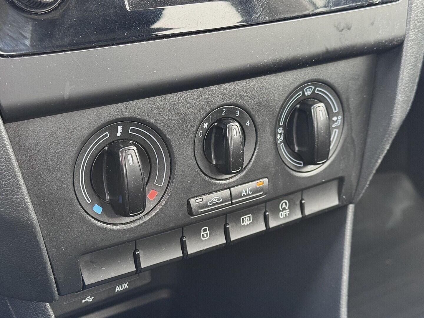 O419V08230_27.webp_RAPID Ambition 1.4 TDI 66 kW manuál, DPH