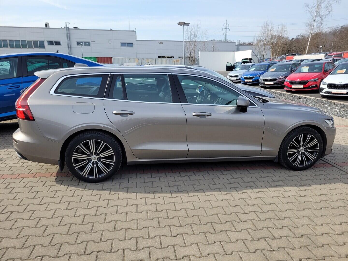 O419V08233_12.webp_V60 Inscription 2.0 B4 145 kW automat, DPH