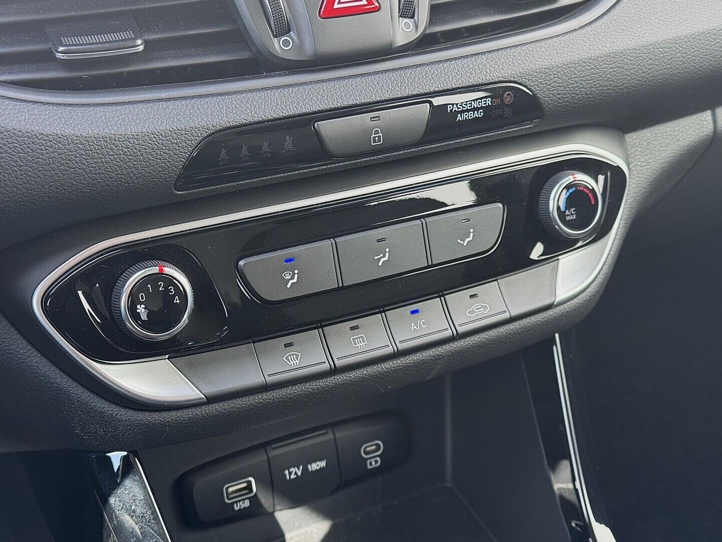 O419V08235_28.webp_I30 start 1.0 T-GDI 74 kW manuál, DPH