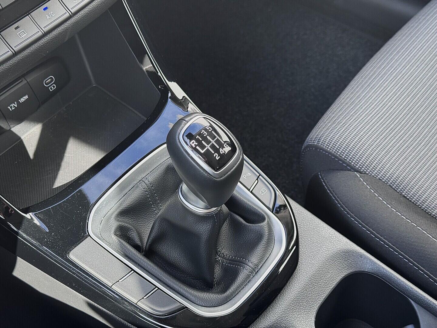 O419V08235_29.webp_I30 start 1.0 T-GDI 74 kW manuál, DPH